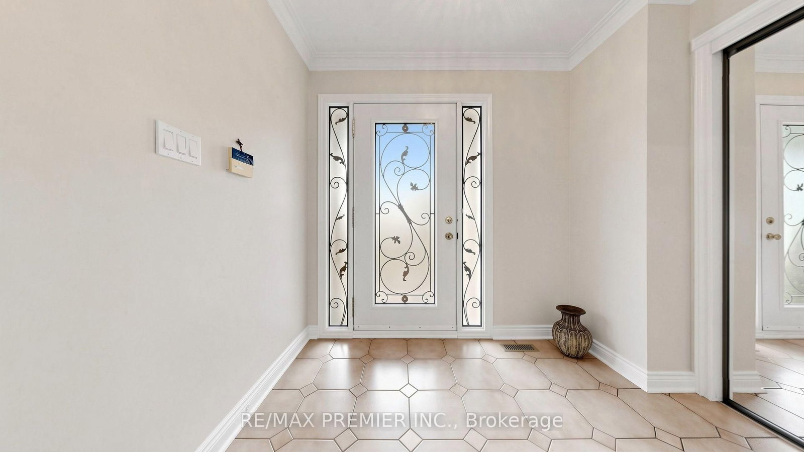 261 Morning Star Drive • Vaughan, ON photo 8