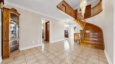 261 Morning Star Drive • Vaughan, ON photo 9