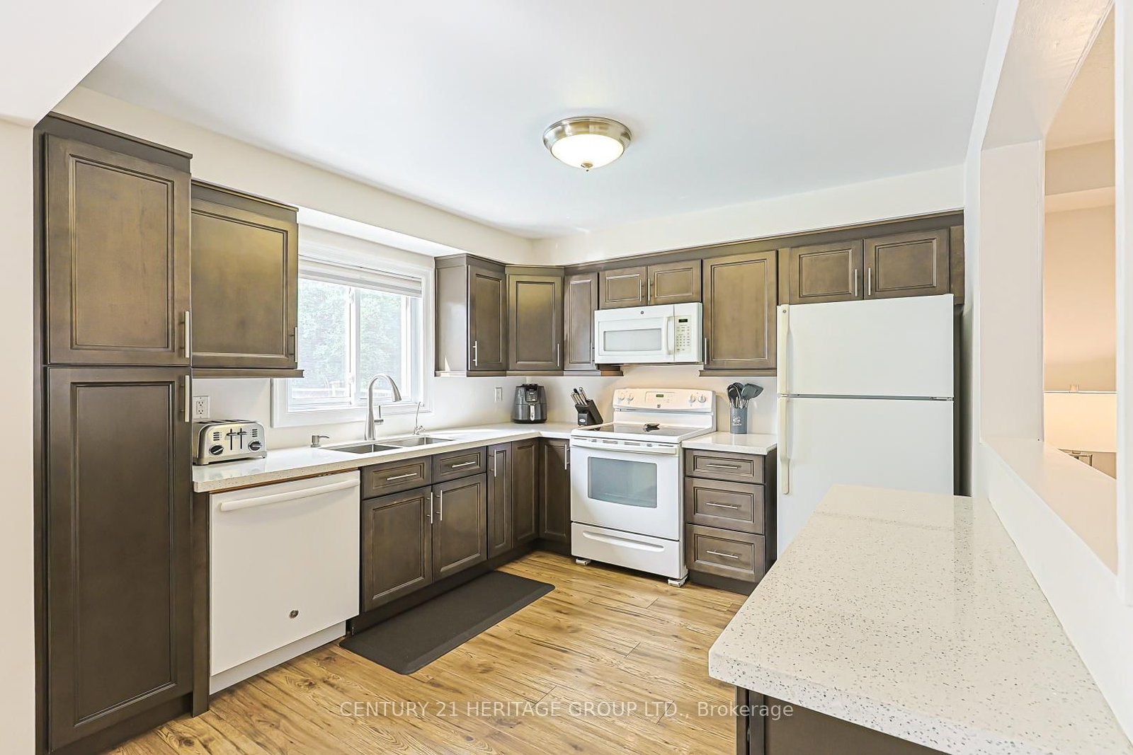 222 Forsyth Road • Newmarket, ON photo 13
