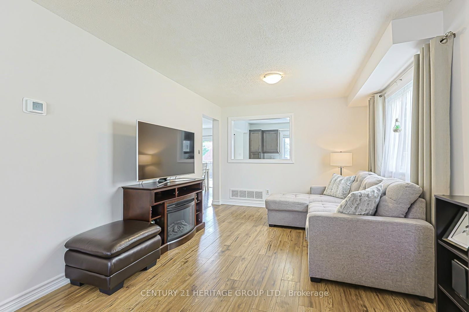 222 Forsyth Road • Newmarket, ON photo 9