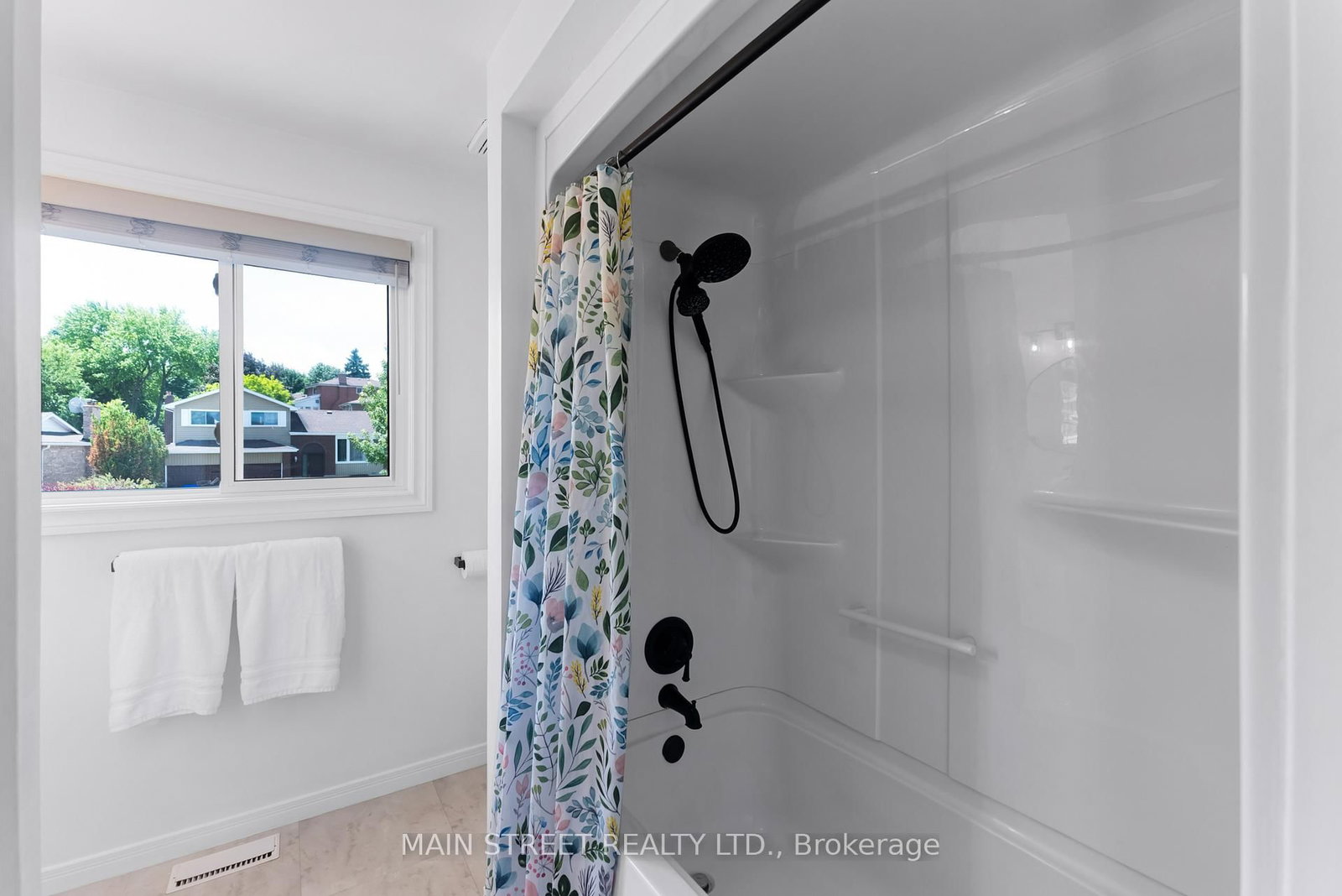 203 Colborne Street • Bradford West Gwillimbury, ON photo 29