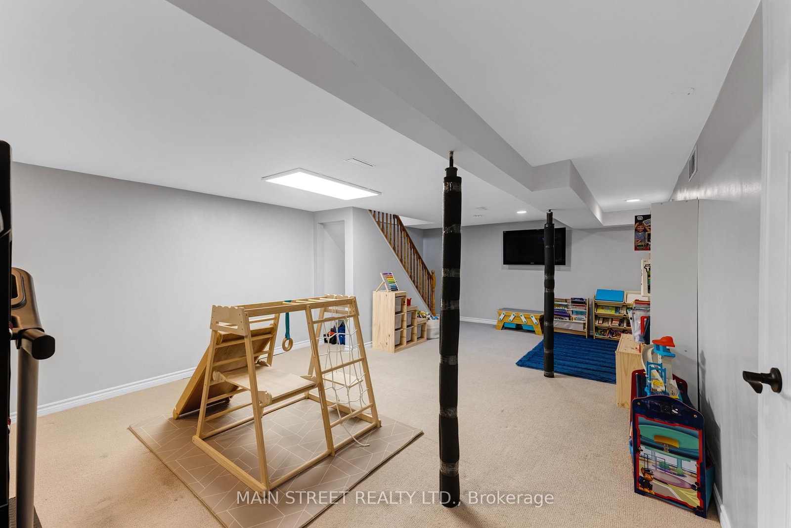 203 Colborne Street • Bradford West Gwillimbury, ON photo 38