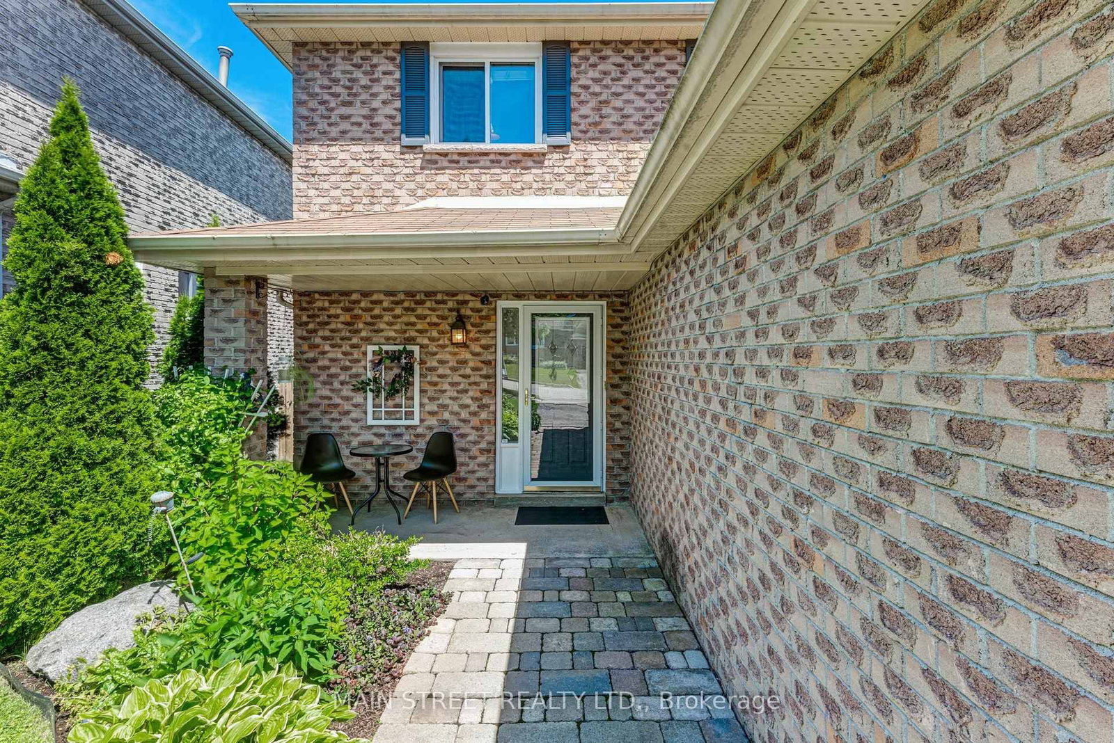 203 Colborne Street • Bradford West Gwillimbury, ON photo 4