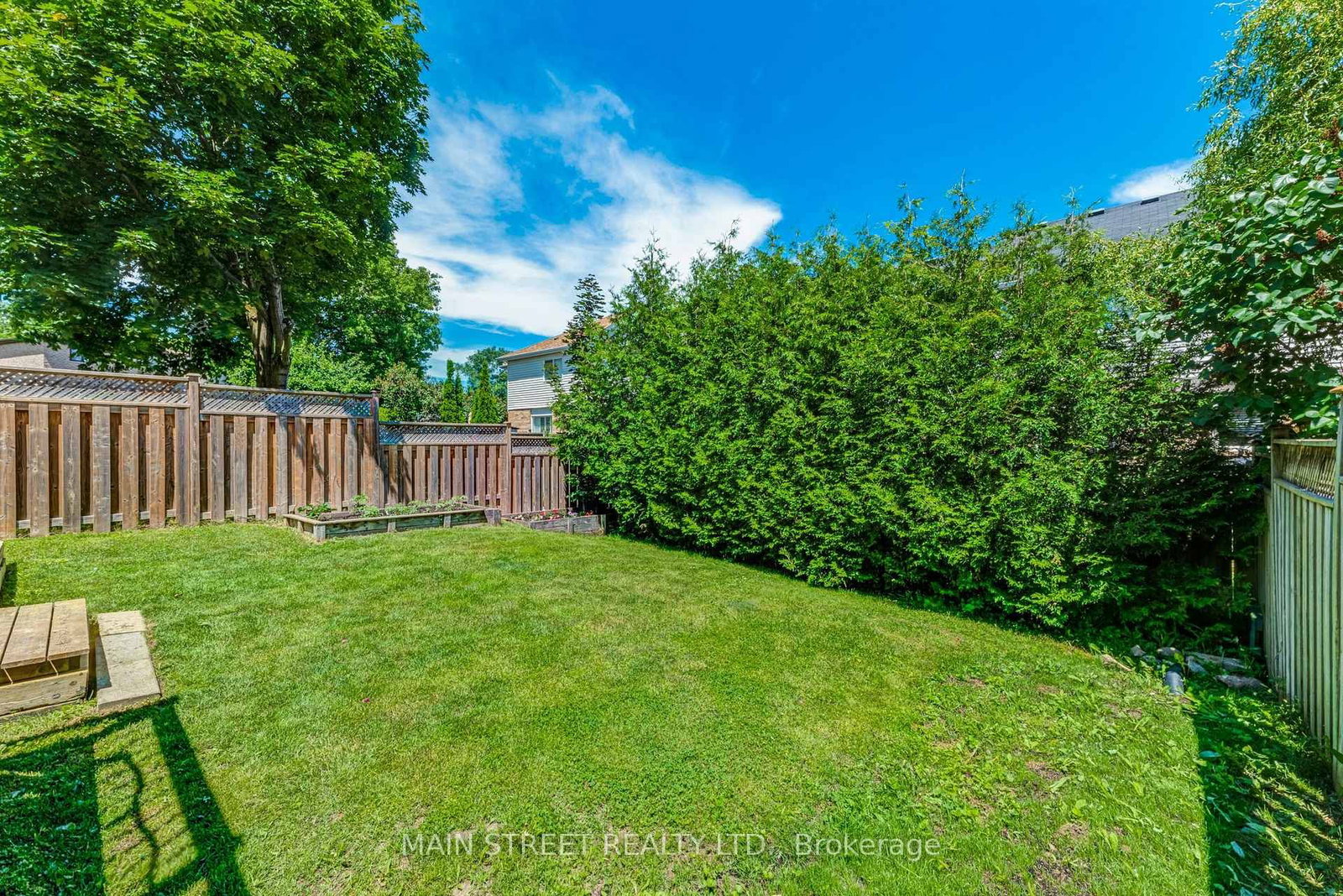 203 Colborne Street • Bradford West Gwillimbury, ON photo 45