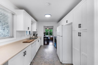 203 Colborne Street • Bradford West Gwillimbury, ON photo 6