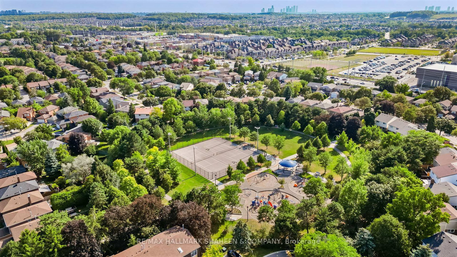 184 Castle Rock Drive • Richmond Hill, ON photo 9