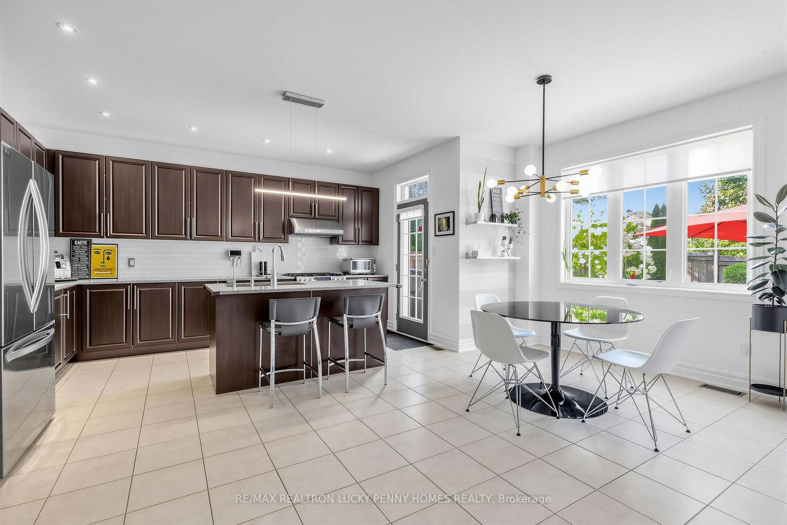 22 Duke of Cornwall Drive • Markham, ON photo 11