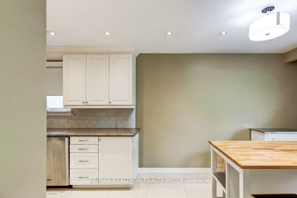 2 Captain Armstrong Lane • Markham, ON photo 13
