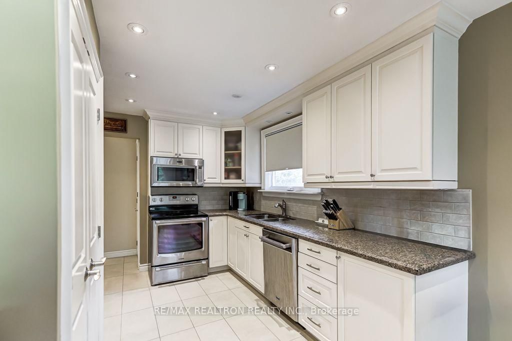 2 Captain Armstrong Lane • Markham, ON photo 14