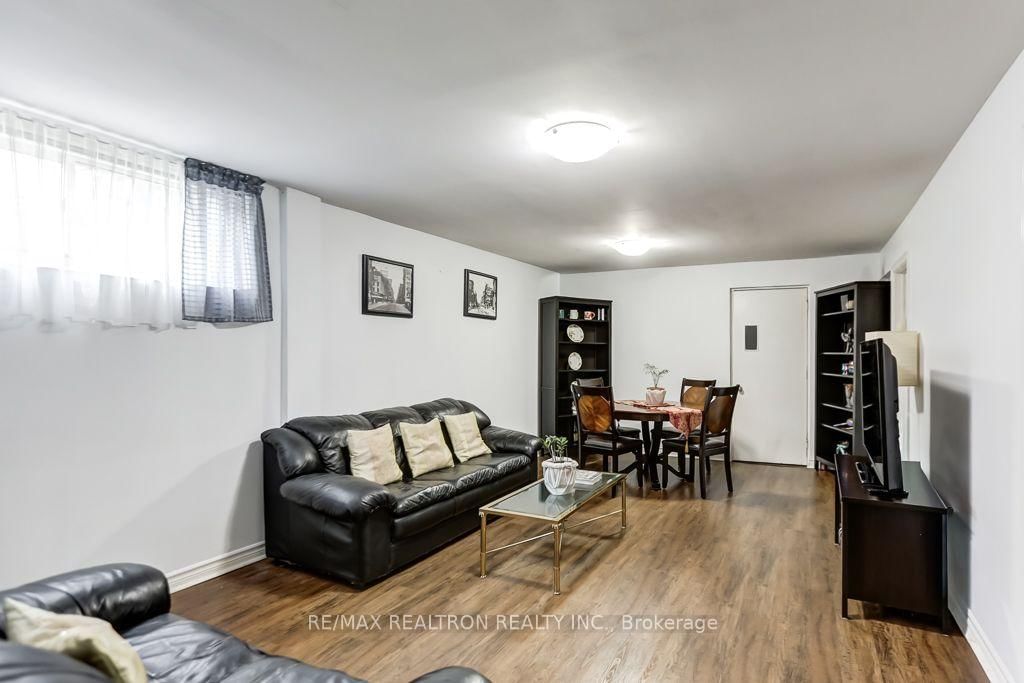 2 Captain Armstrong Lane • Markham, ON photo 24