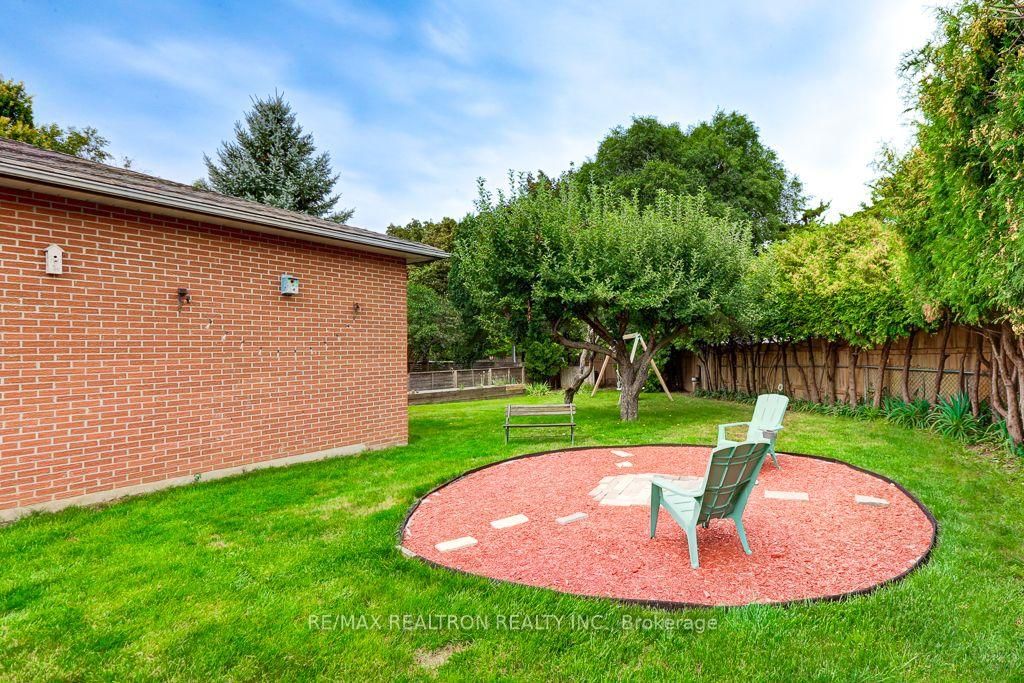 2 Captain Armstrong Lane • Markham, ON photo 38