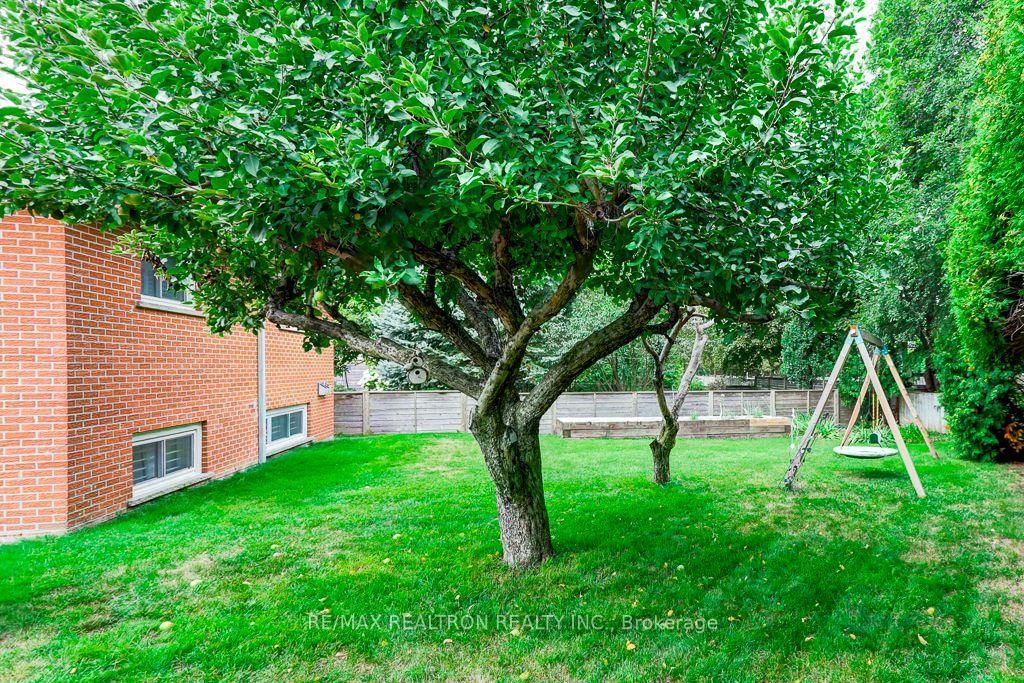 2 Captain Armstrong Lane • Markham, ON photo 39