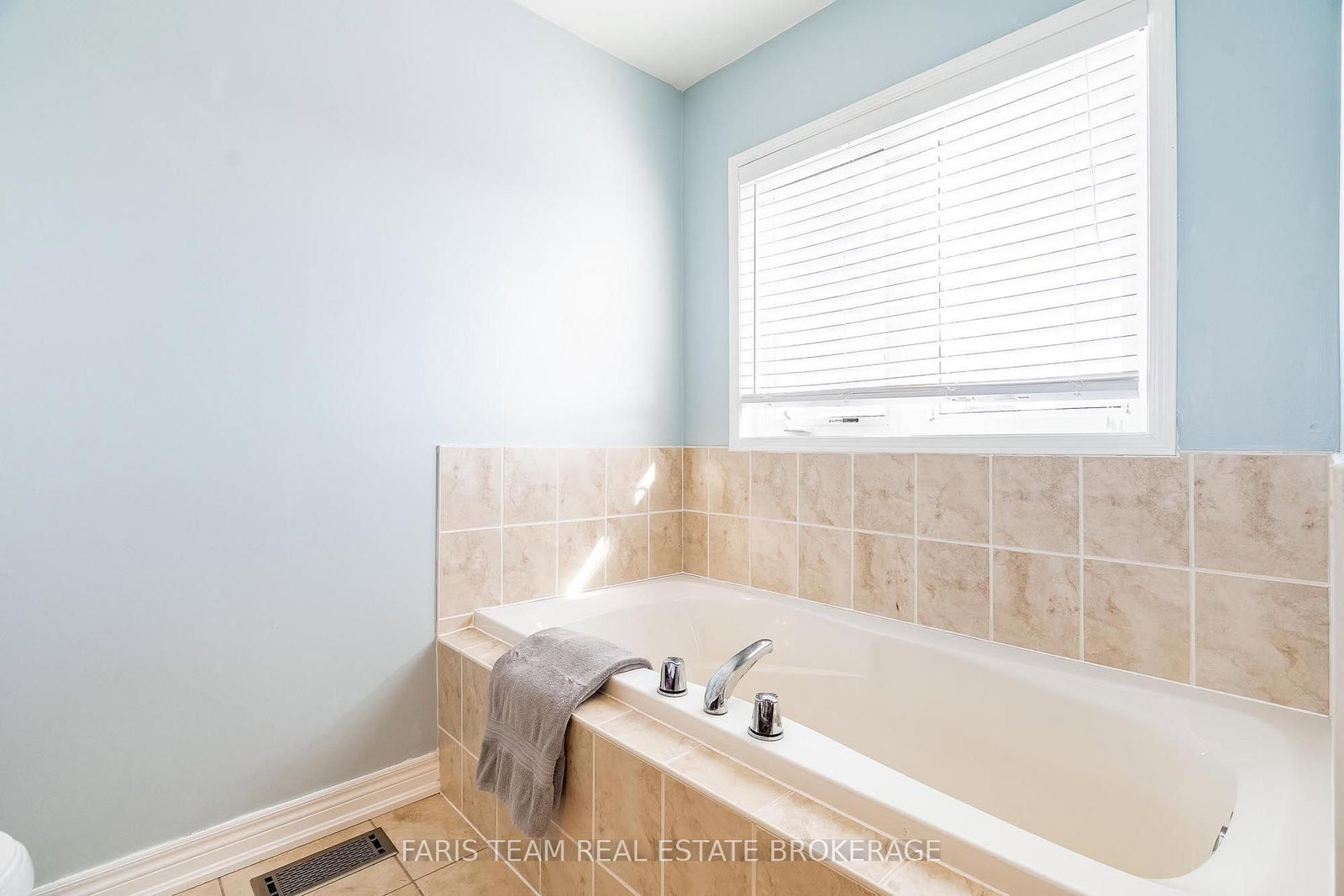 1845 Lamstone Street • Innisfil, ON photo 25