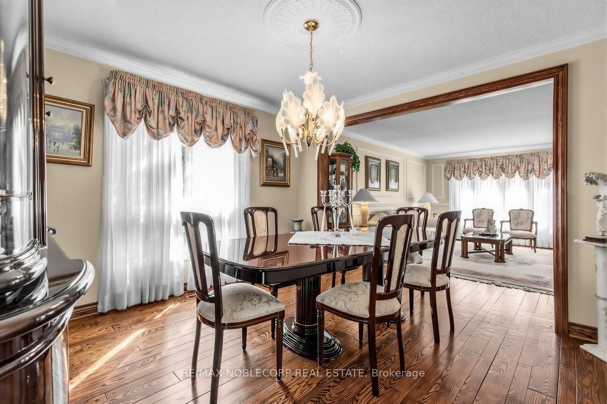 256 Airdrie Drive • Vaughan, ON photo 10