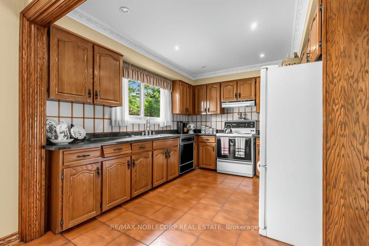 256 Airdrie Drive • Vaughan, ON photo 13
