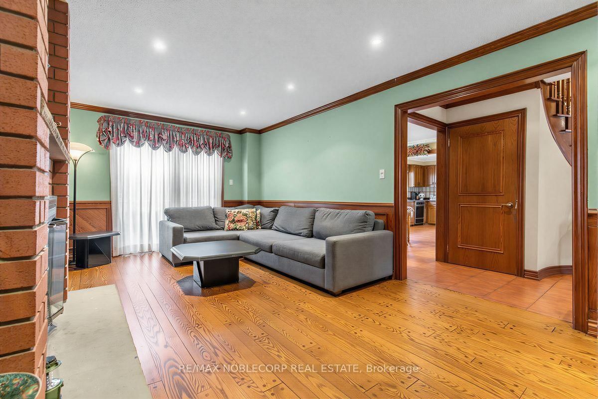 256 Airdrie Drive • Vaughan, ON photo 20