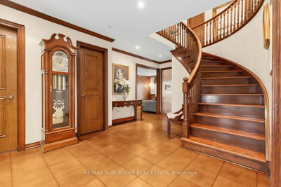 256 Airdrie Drive • Vaughan, ON photo 3