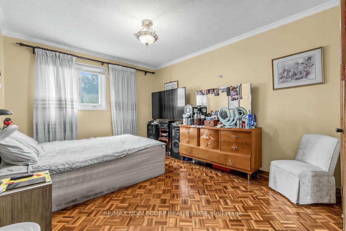 256 Airdrie Drive • Vaughan, ON photo 32
