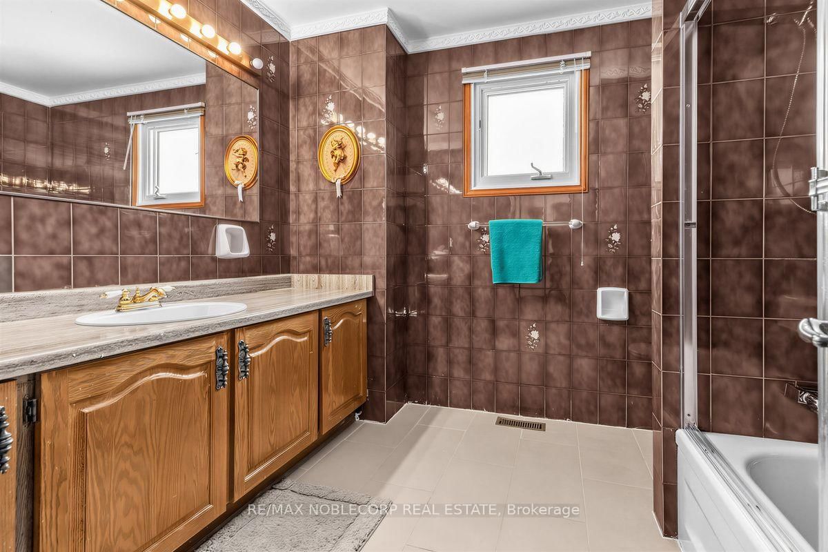 256 Airdrie Drive • Vaughan, ON photo 36