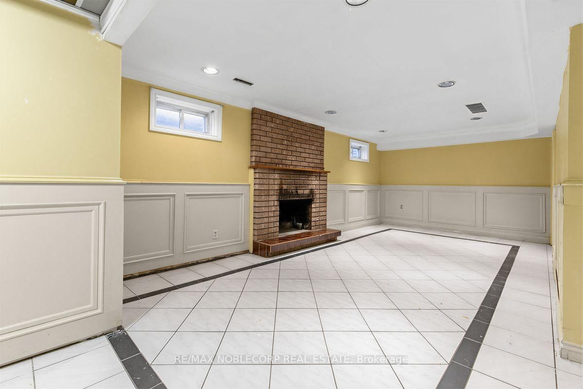 256 Airdrie Drive • Vaughan, ON photo 37