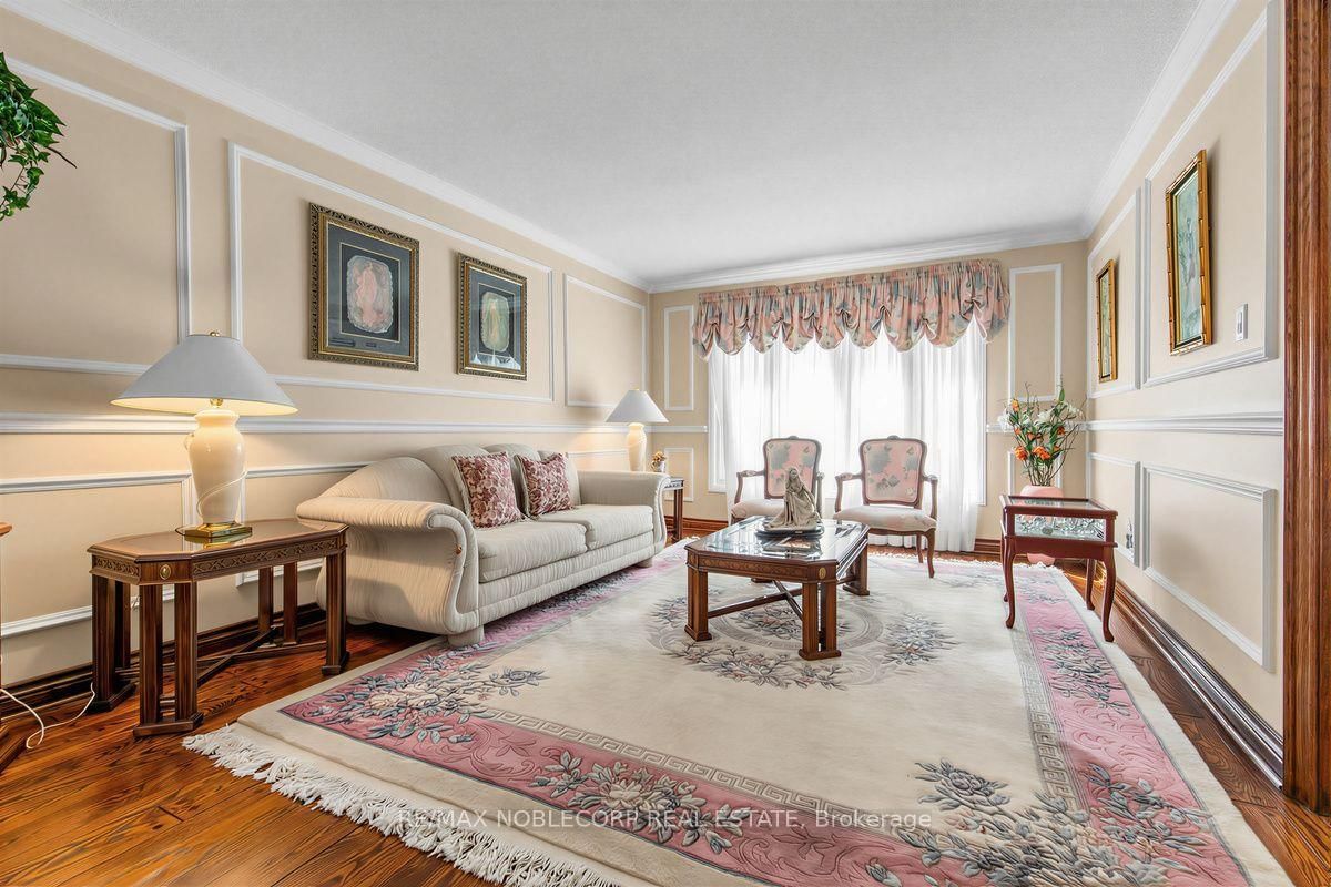 256 Airdrie Drive • Vaughan, ON photo 5