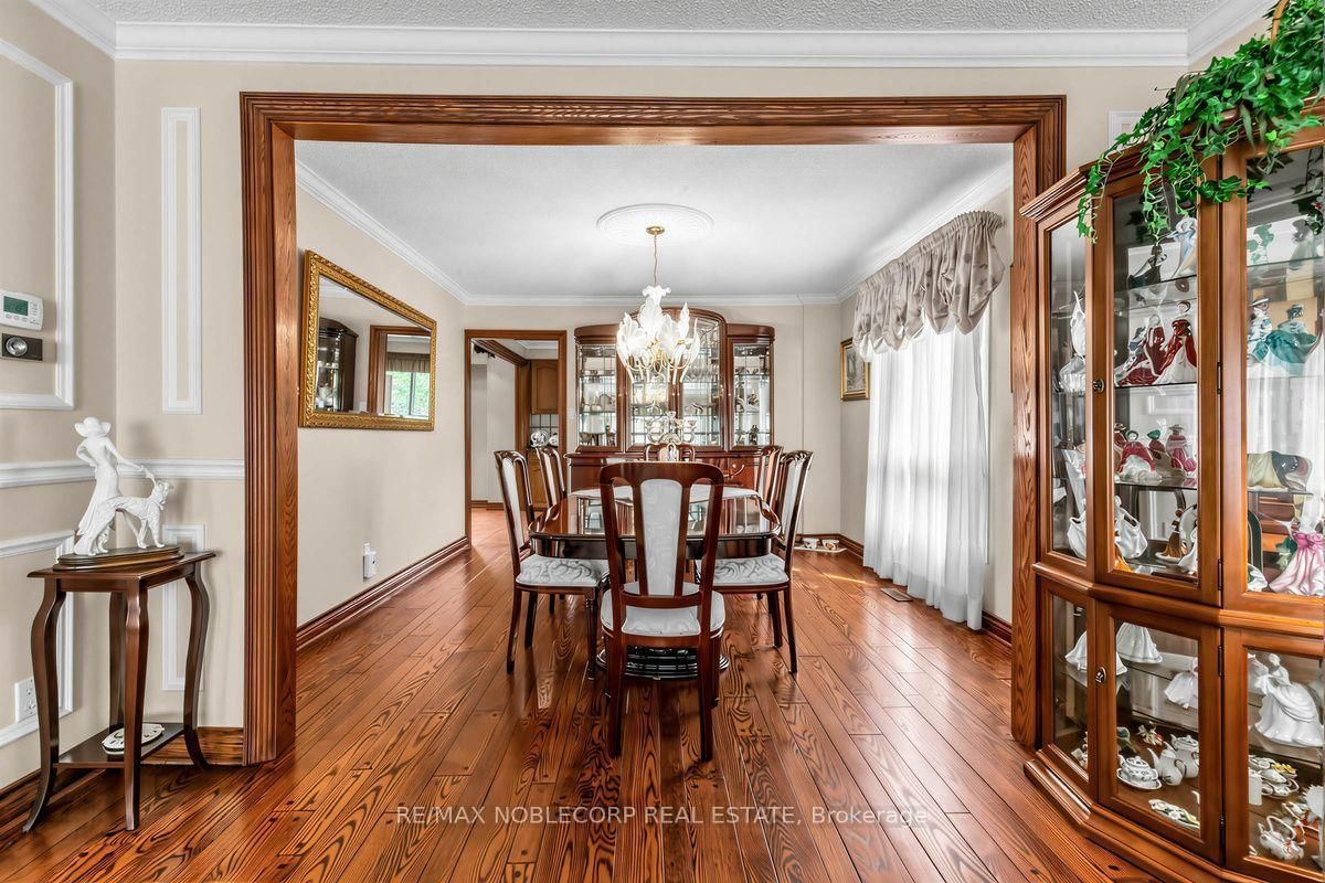 256 Airdrie Drive • Vaughan, ON photo 8