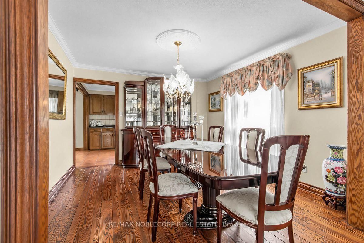 256 Airdrie Drive • Vaughan, ON photo 9