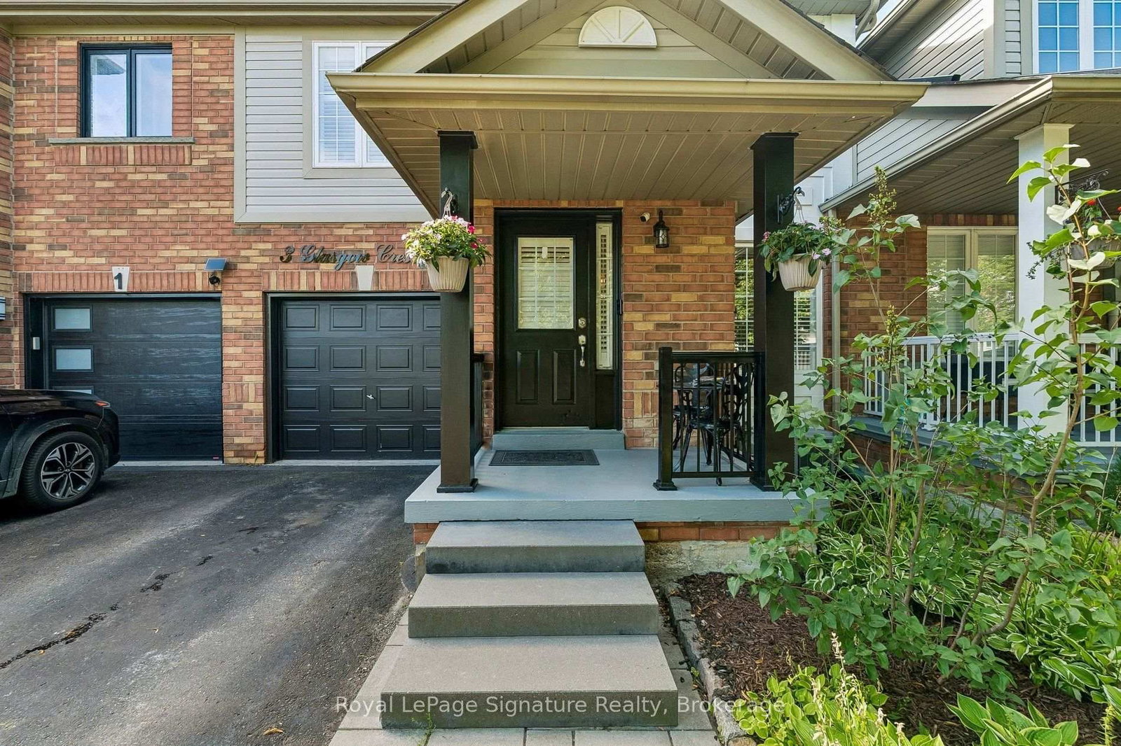 3 Glasgow Crescent • Georgina, ON photo 2