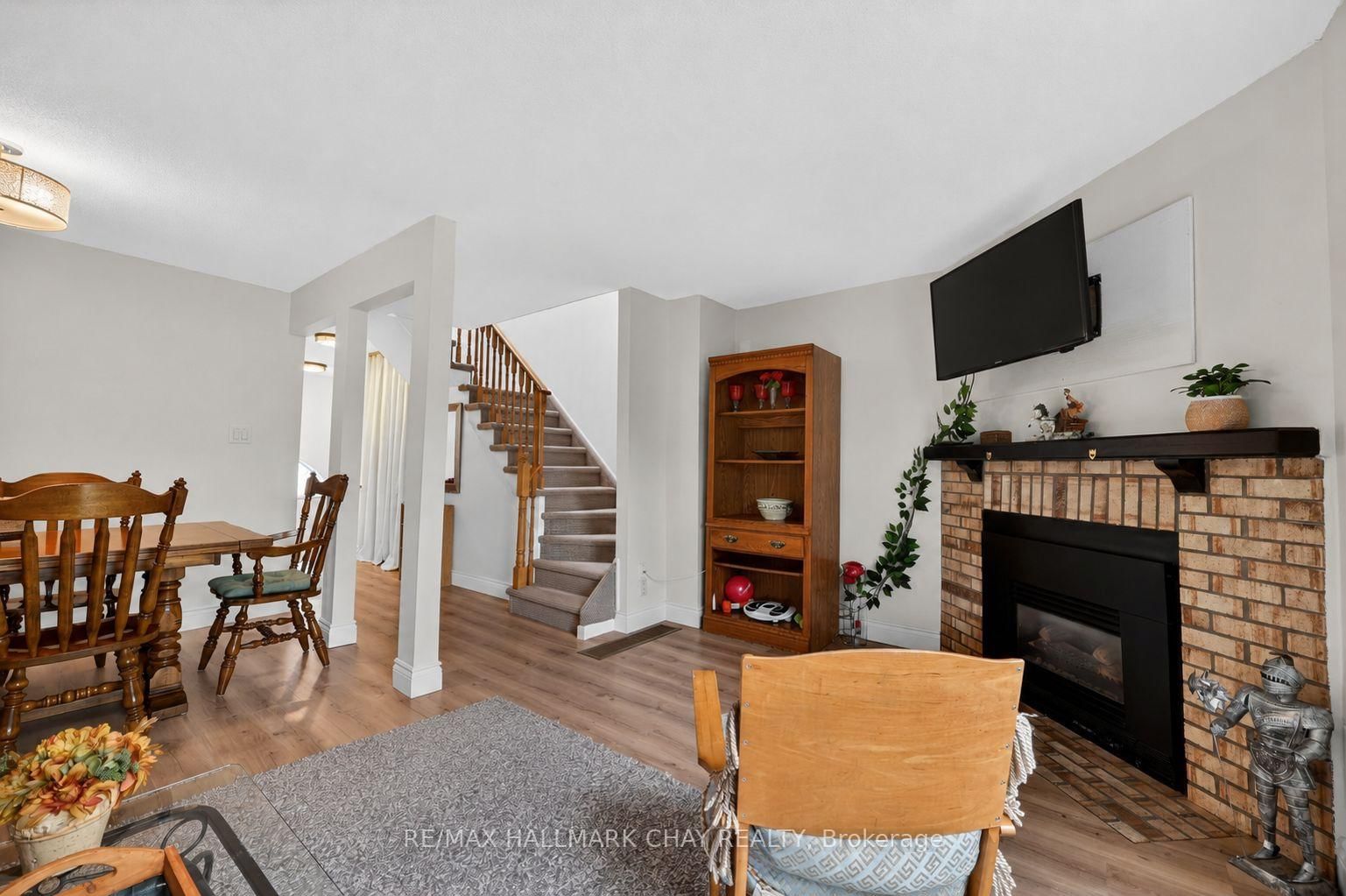 31 Harmony Circle • Bradford West Gwillimbury, ON photo 10