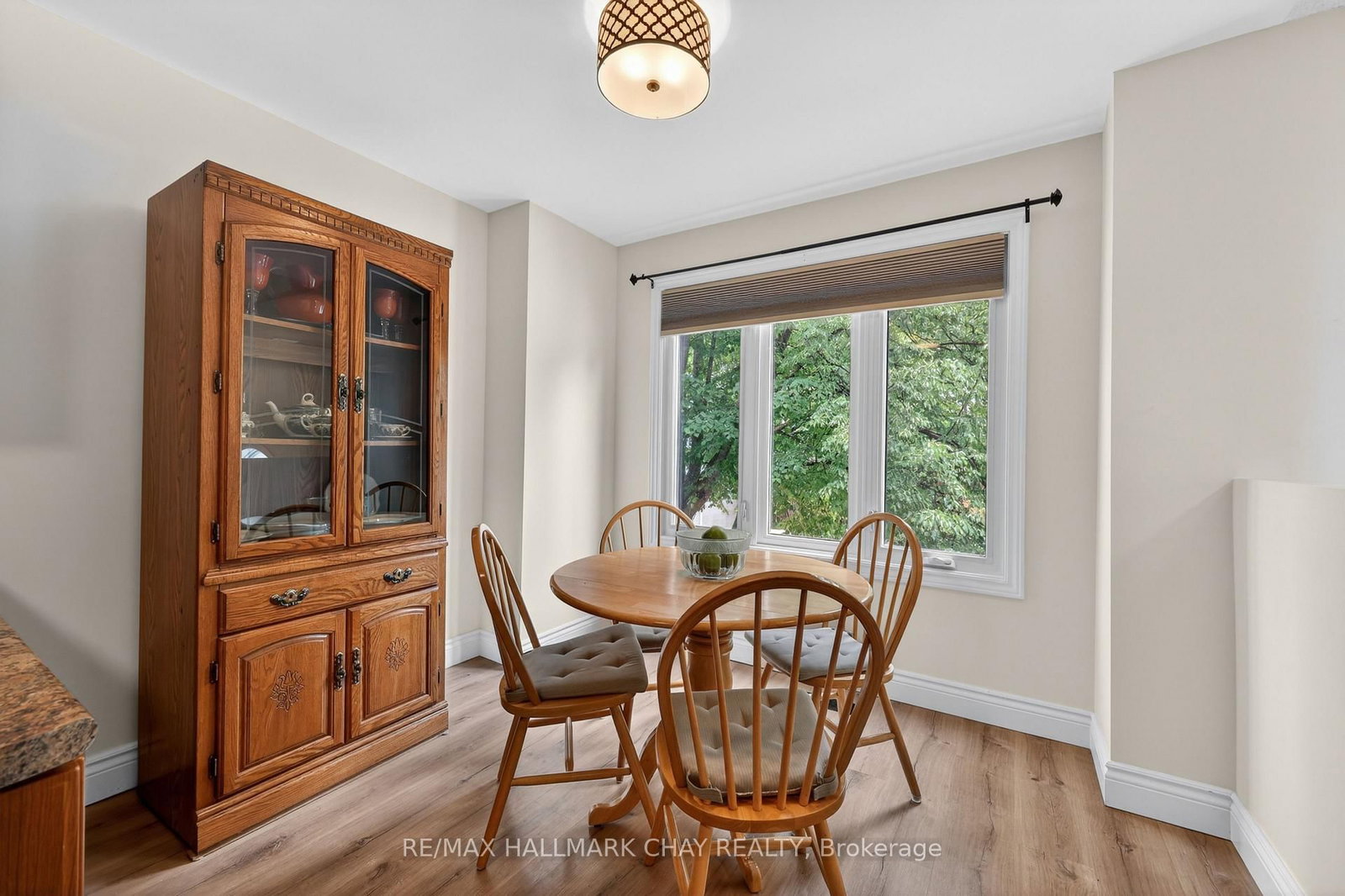 31 Harmony Circle • Bradford West Gwillimbury, ON photo 6