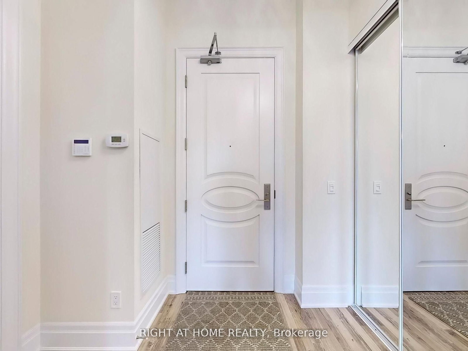 9075 Jane Street • #106 • Vaughan, ON photo 26