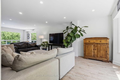 14 Centro Court • Georgina, ON photo 5