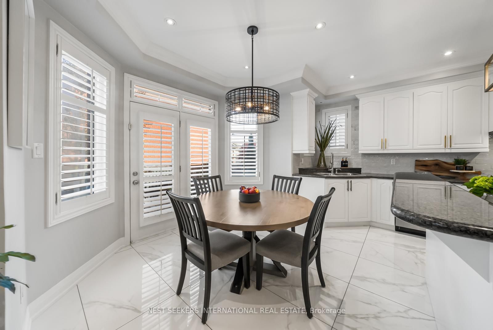37 RAVINE EDGE Drive • Richmond Hill, ON photo 13