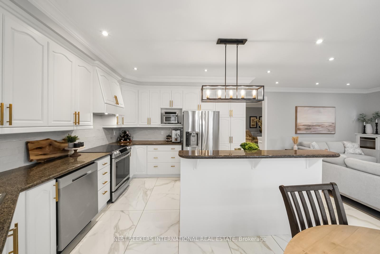 37 RAVINE EDGE Drive • Richmond Hill, ON photo 14