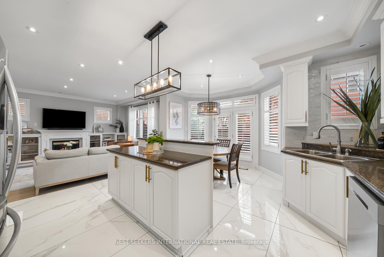 37 RAVINE EDGE Drive • Richmond Hill, ON photo 15