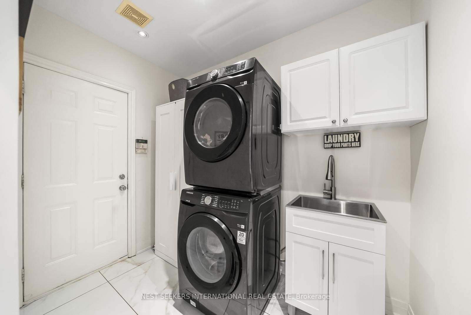 37 RAVINE EDGE Drive • Richmond Hill, ON photo 19