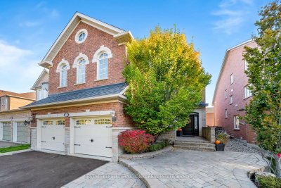 37 RAVINE EDGE Drive • Richmond Hill, ON photo 2