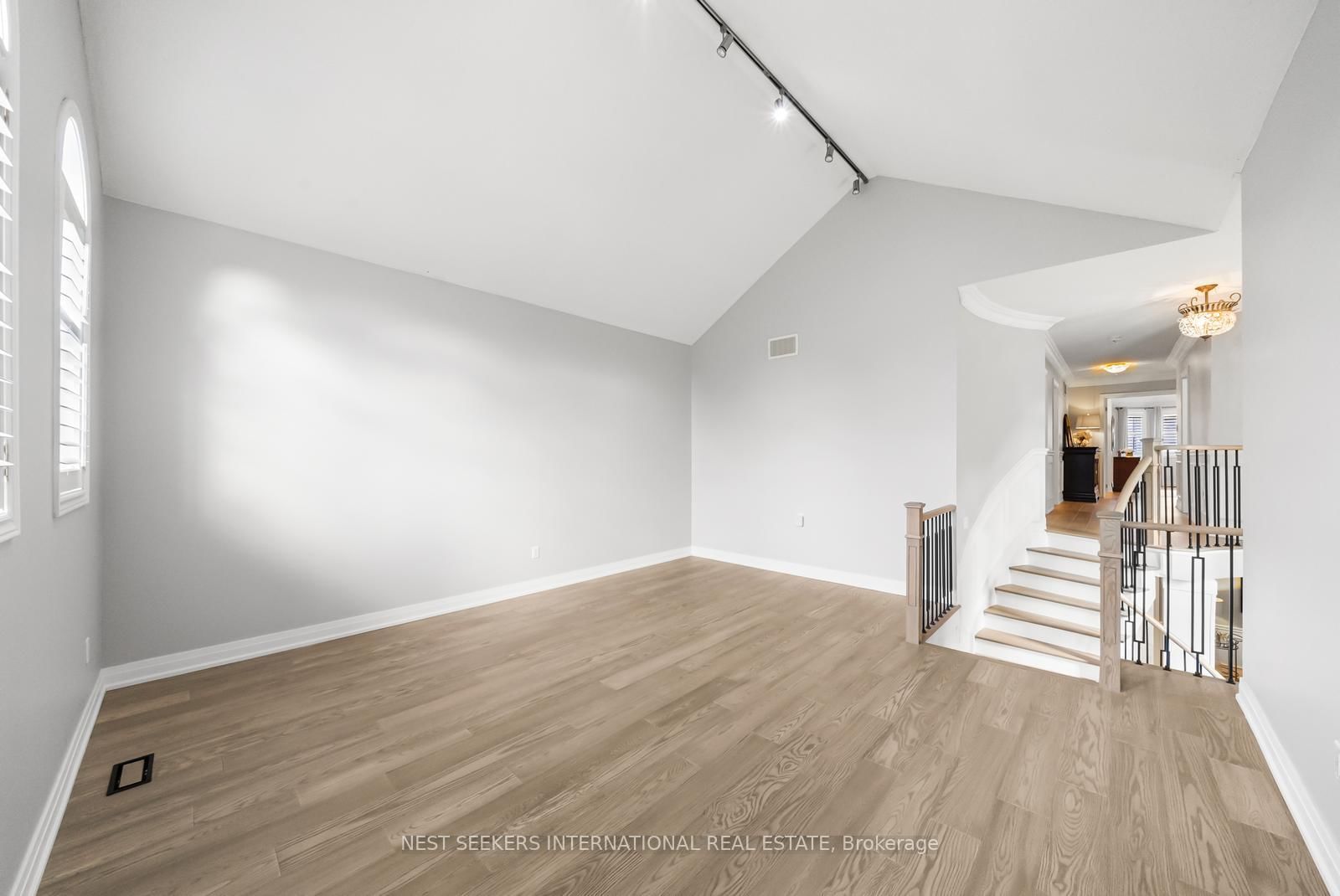 37 RAVINE EDGE Drive • Richmond Hill, ON photo 21