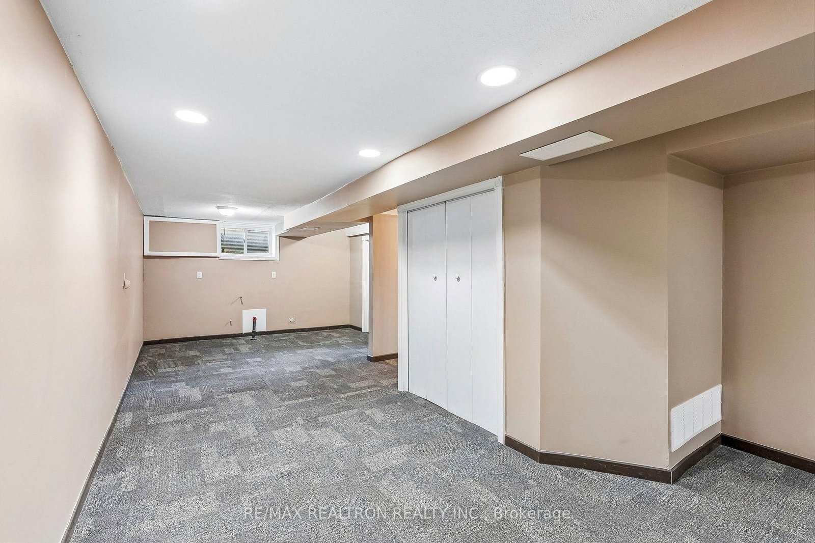 957 JANETTE Street • Newmarket, ON photo 30