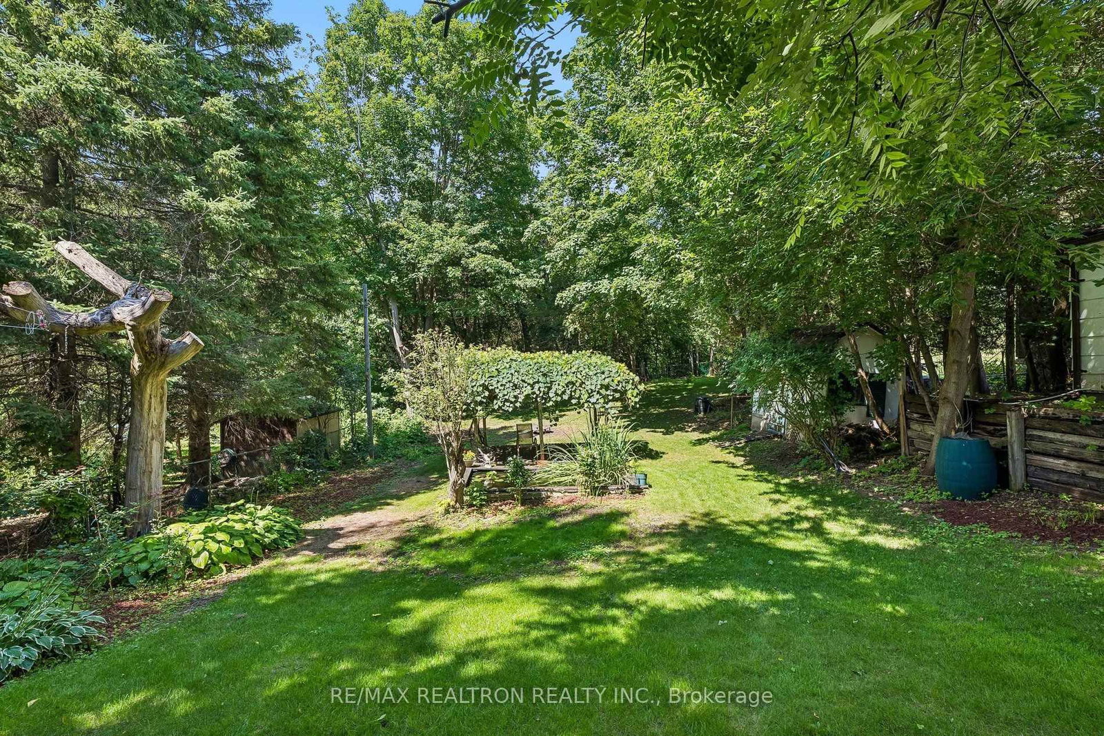 957 JANETTE Street • Newmarket, ON photo 38
