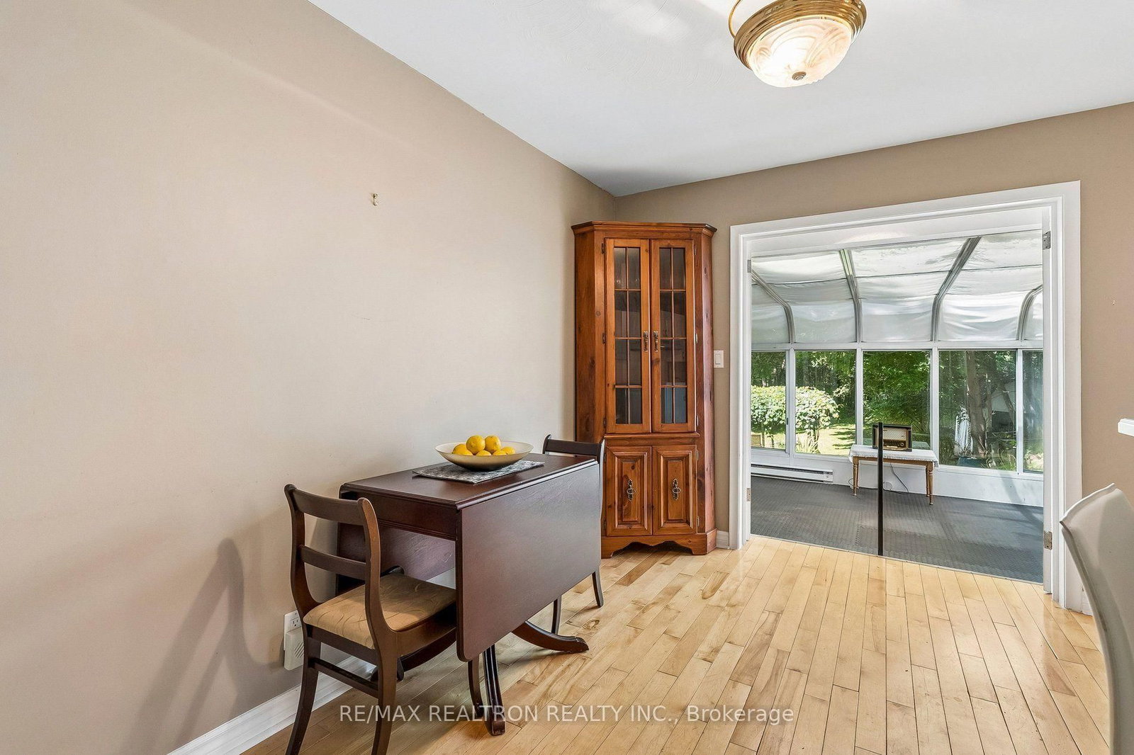 957 JANETTE Street • Newmarket, ON photo 8
