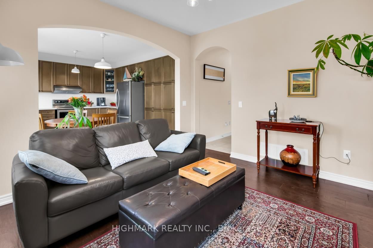 181 Emma Broadbent Court • Newmarket, ON photo 13