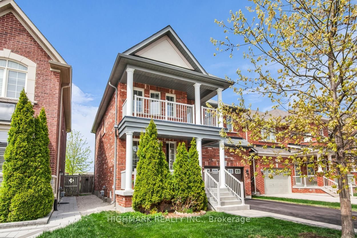 181 Emma Broadbent Court • Newmarket, ON photo 2