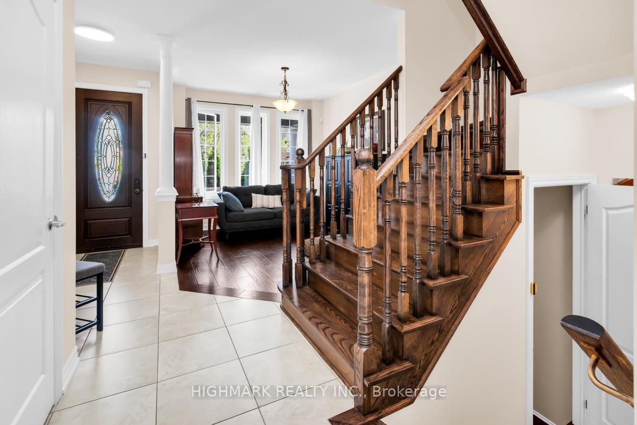 181 Emma Broadbent Court • Newmarket, ON photo 9