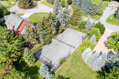 27 Walnut Glen Place • Markham, ON photo 8