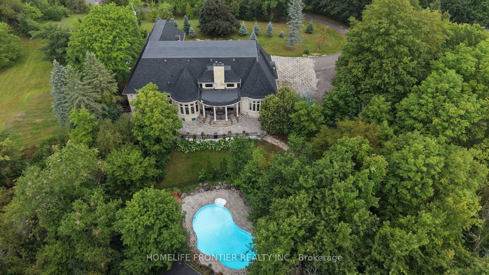 7645 16th Side Road • King, ON photo 1