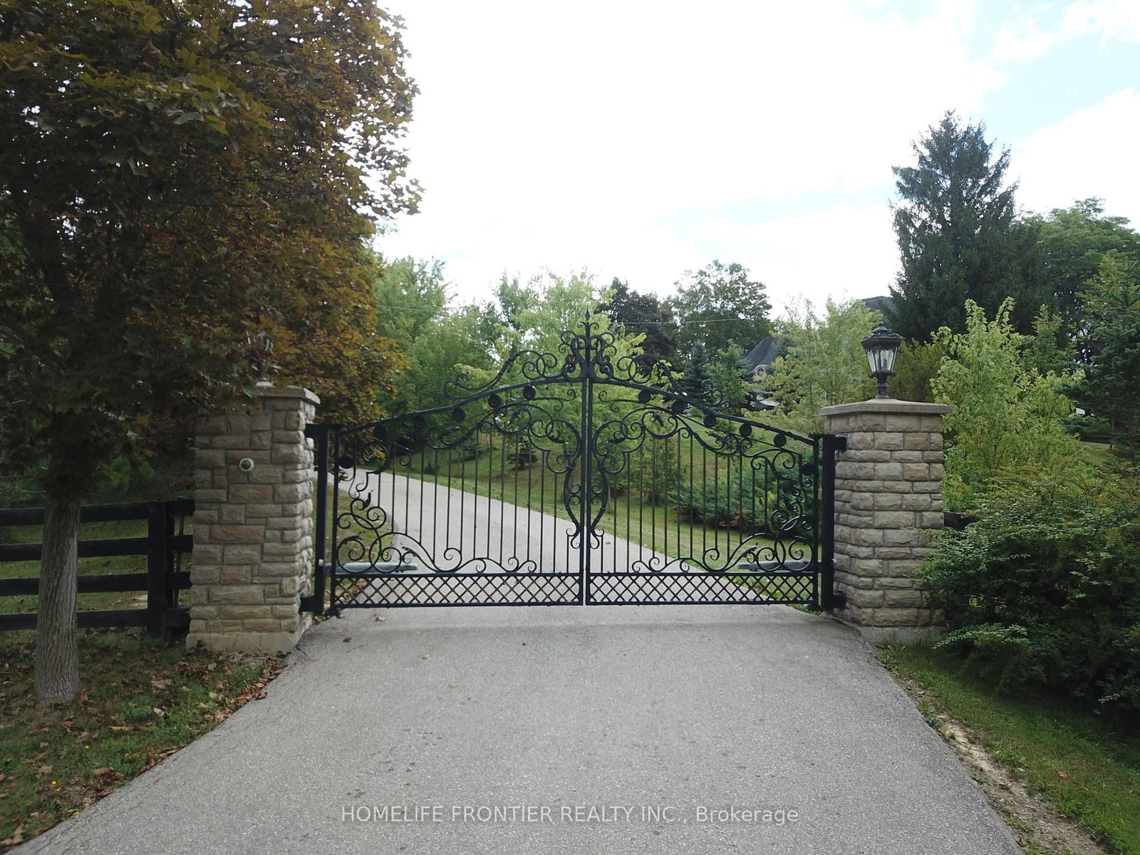 7645 16th Side Road • King, ON photo 4