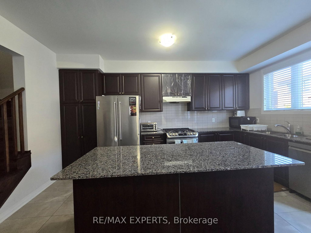 35 Landolfi Way 5