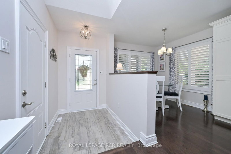 39 Westmount Dr photo 4