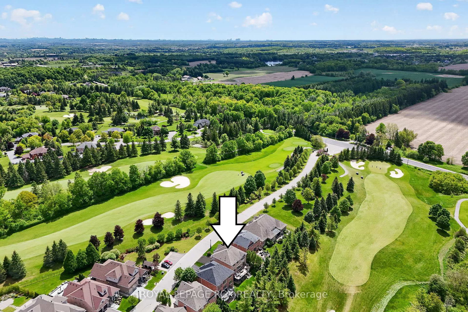 19 Emerald Heights Drive • Whitchurch-Stouffville, ON photo 2